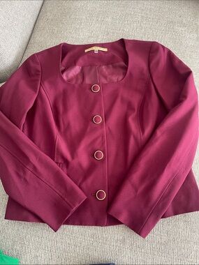 Women's Square-Neck Button Jacket in Berry